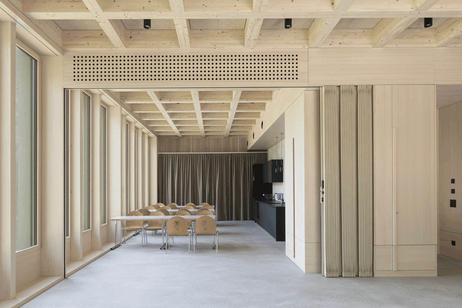 Dooor_Montlingen_Raumtrenner_1 Dooor_Montlingen_Raumtrenner_1